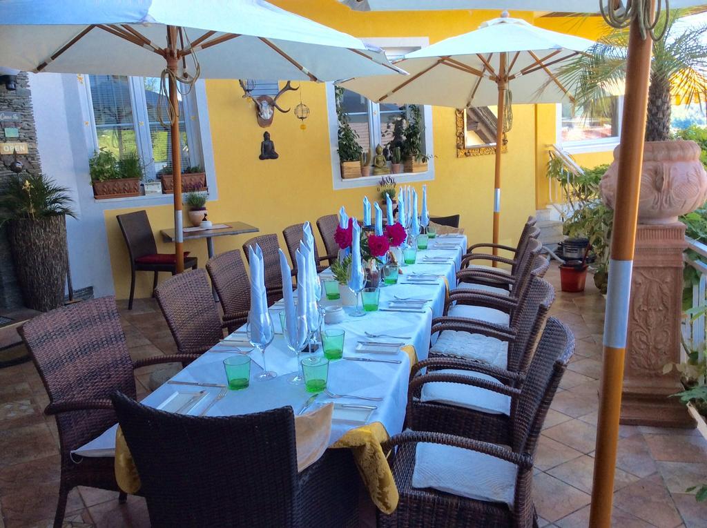 Villa Desiree - Hotel Garni - Adults Only Villach Bagian luar foto