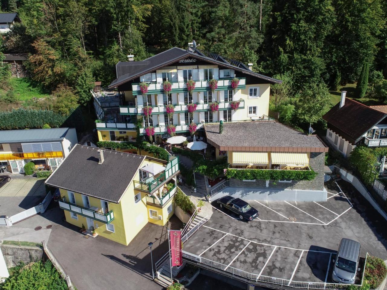 Villa Desiree - Hotel Garni - Adults Only Villach Bagian luar foto